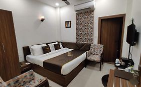 La Imperio Hotel Aligarh